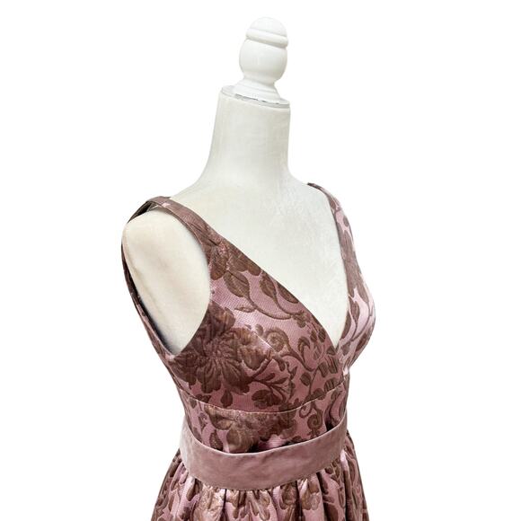 Monique Lhuillier Dress 8 - Picture 4 of 10